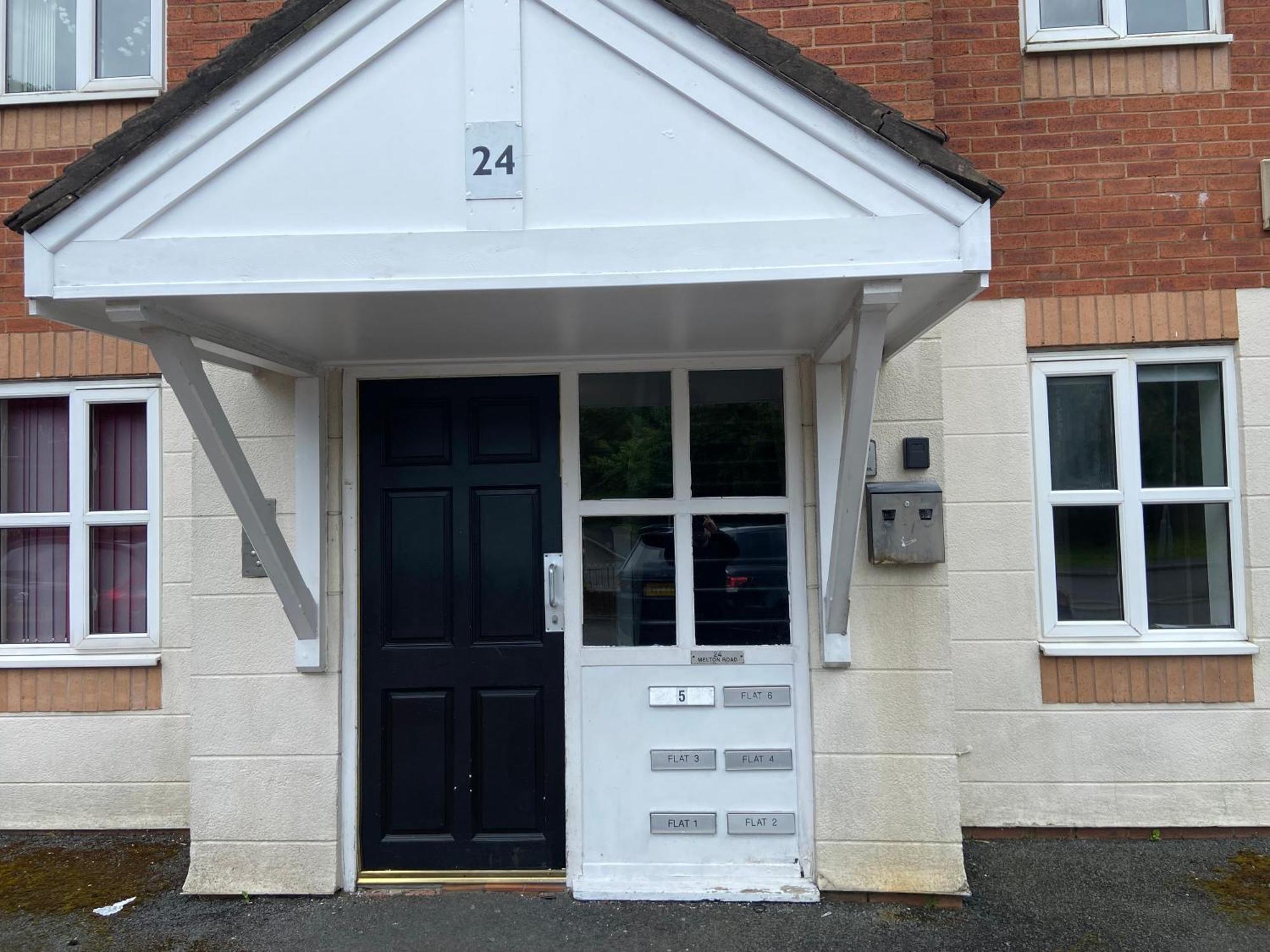 Lovely 2 Dbl Bed Apartment Near Heaton Park And North Manchester Hospital With Parking Екстериор снимка